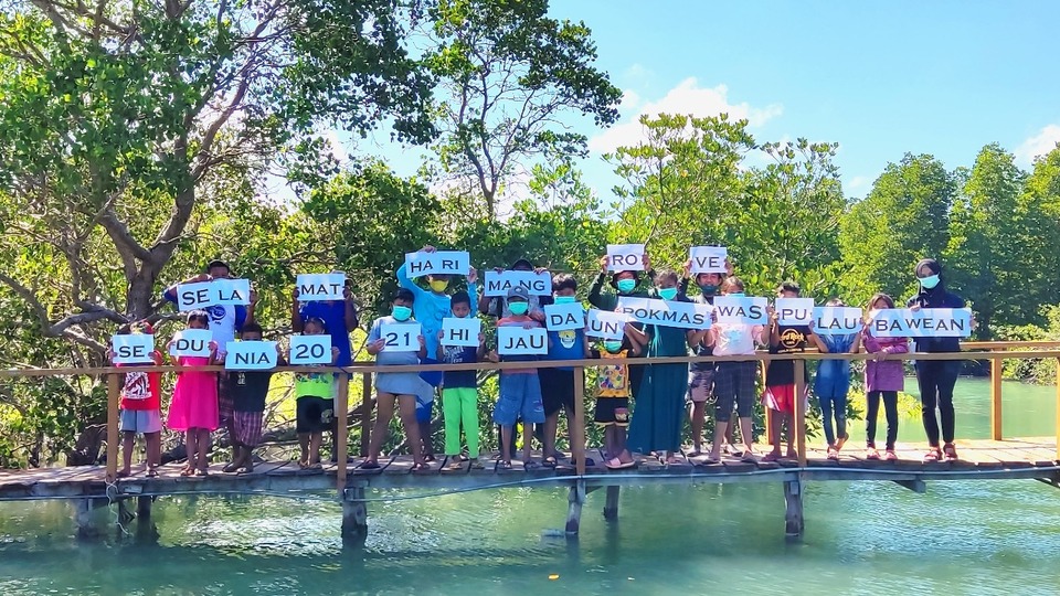 Hari Mangrove Sedunia Mahasiswa FPK UNAIR Lestarikan Mangrove di Pulau Bawean